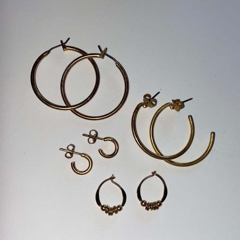 gold earring lot